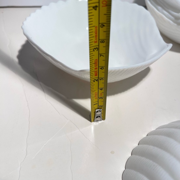 Vintage 6” Clamshell Sea Shell Footed Snack Bowls A Set of 8.  Made in France. - Picture 7 of 8